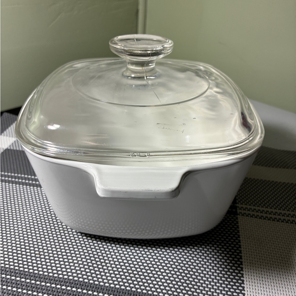 Vintage Corning Ware Cornflower" Casserole Baking Dish (1.75 quart) with lid - Picture 4 of 9